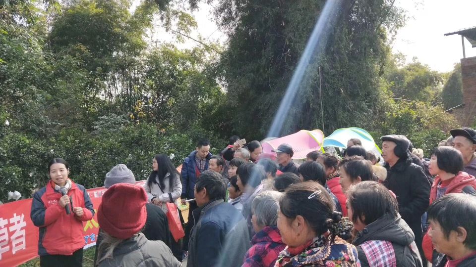 盖尔盖司销售人员下乡宣传生物有机肥知识